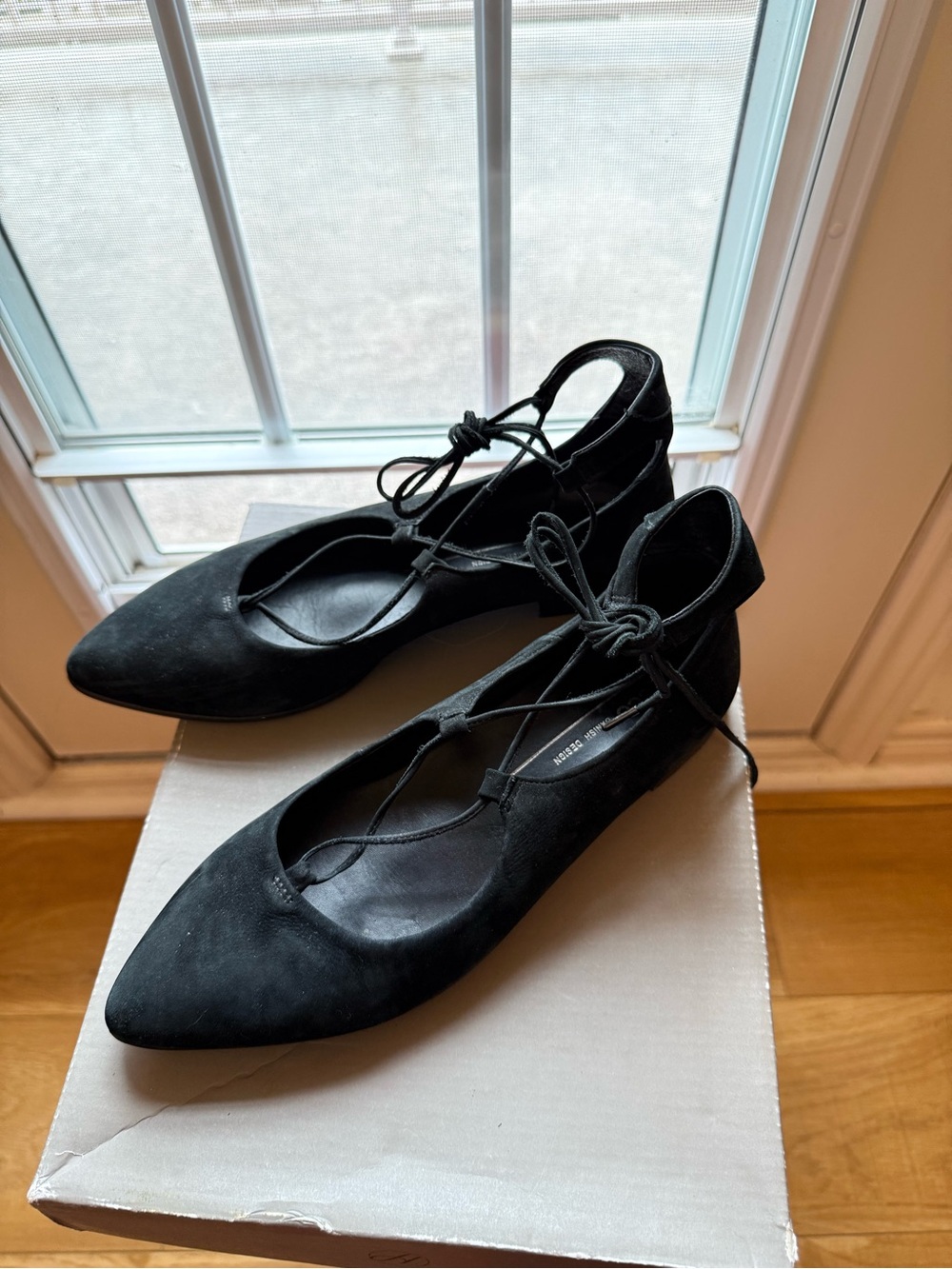 Ecco Black Lace-Up Pointed Toe Leather Flats - Women's Ballet Shoes